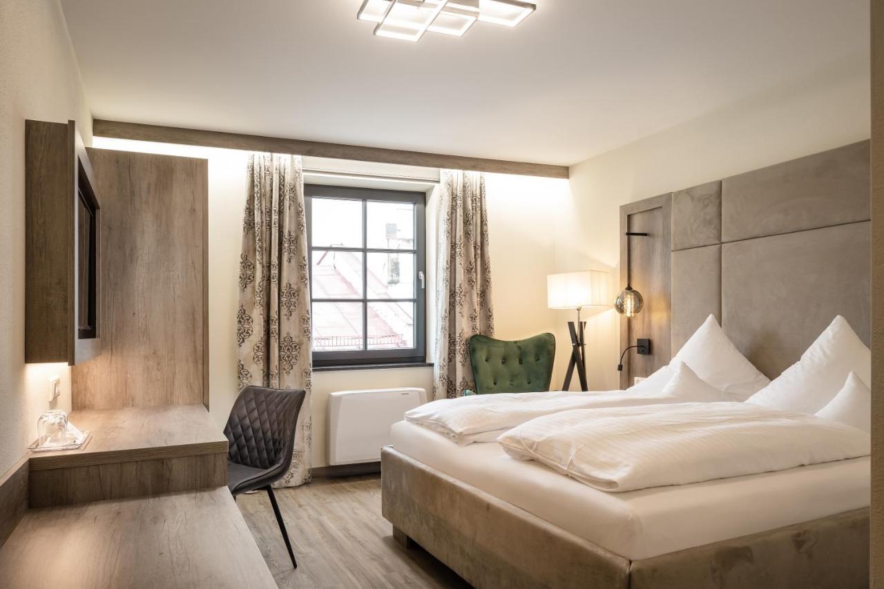 Hotel-Gasthof Hoettl デッゲンドルフ エクステリア 写真