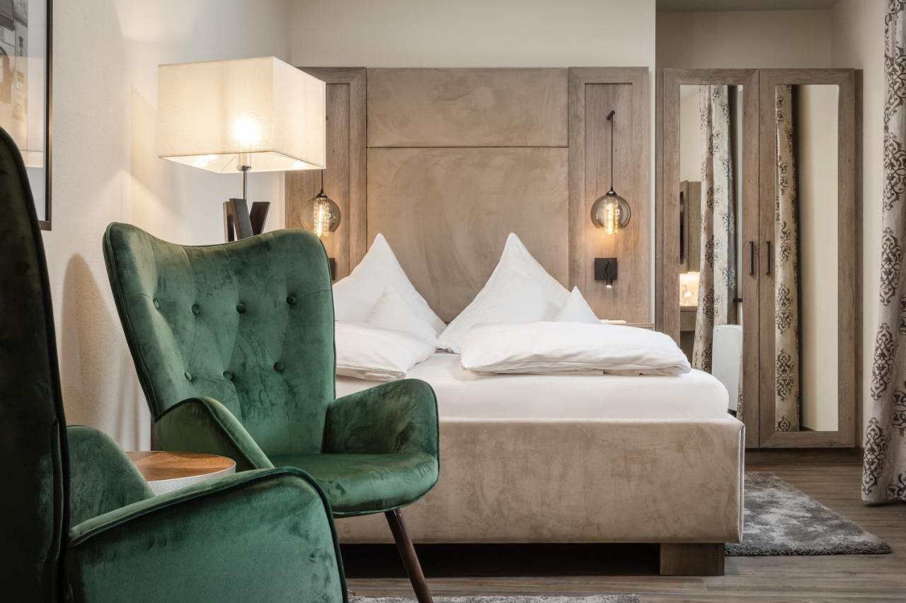 Hotel-Gasthof Hoettl デッゲンドルフ エクステリア 写真