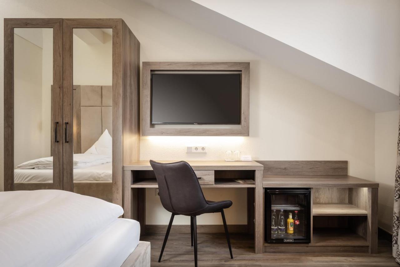 Hotel-Gasthof Hoettl デッゲンドルフ エクステリア 写真