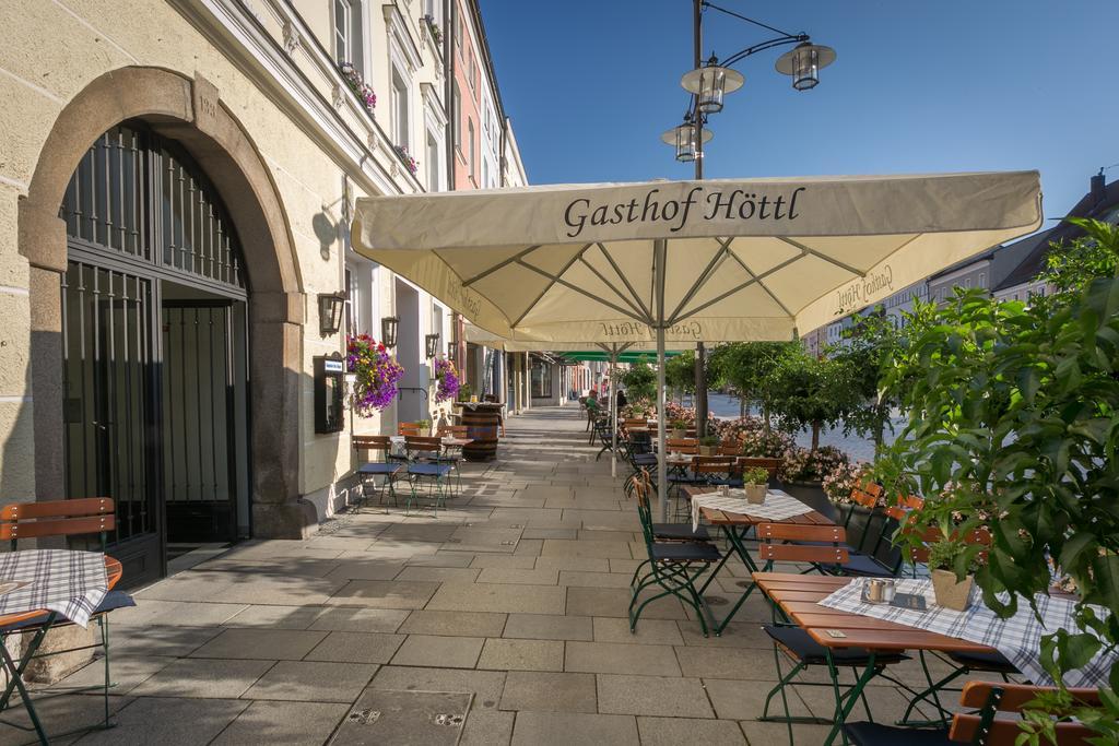 Hotel-Gasthof Hoettl デッゲンドルフ エクステリア 写真