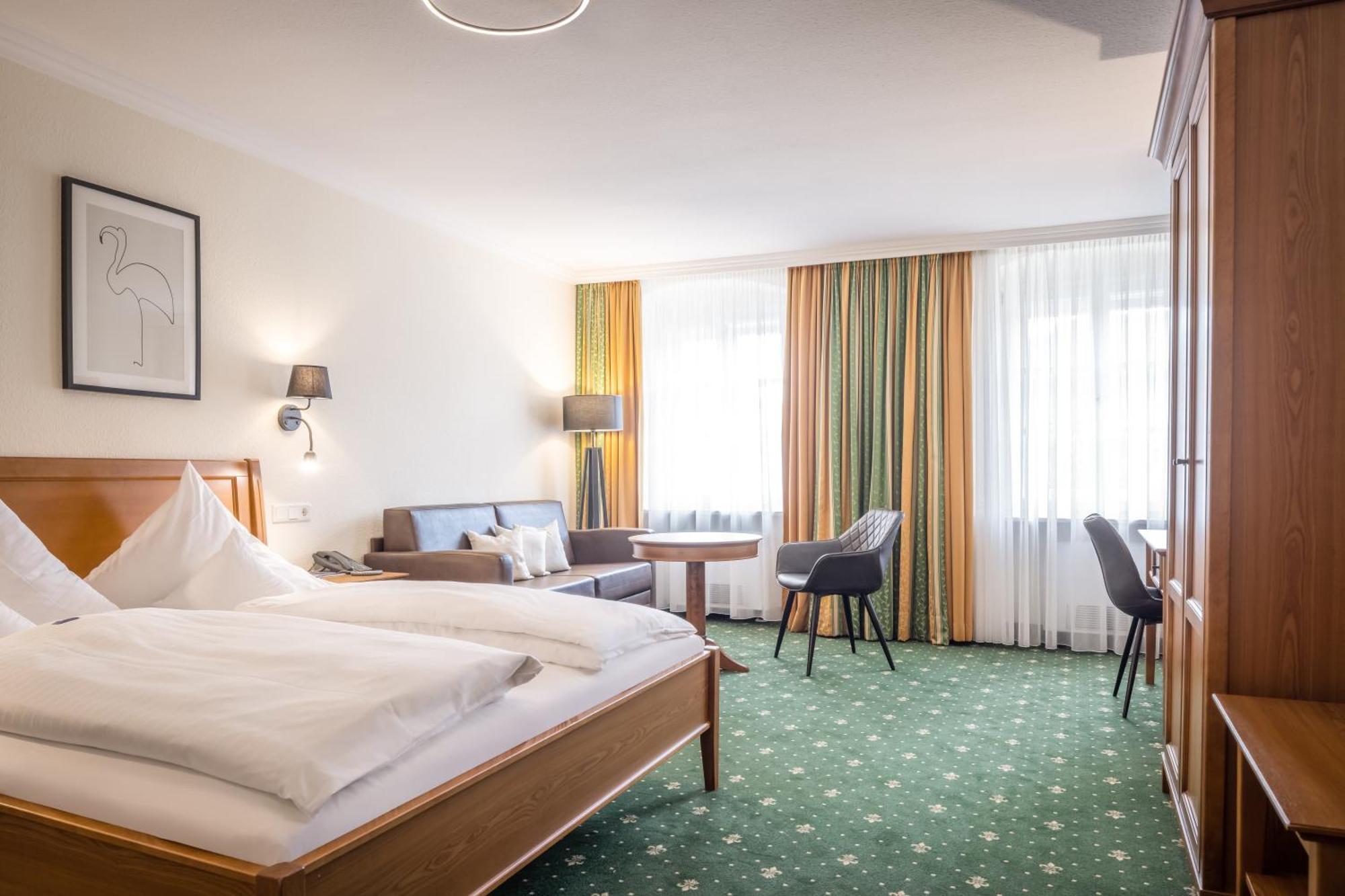 Hotel-Gasthof Hoettl デッゲンドルフ エクステリア 写真