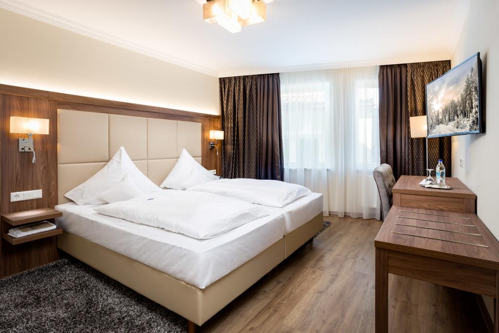 Hotel-Gasthof Hoettl デッゲンドルフ 部屋 写真
