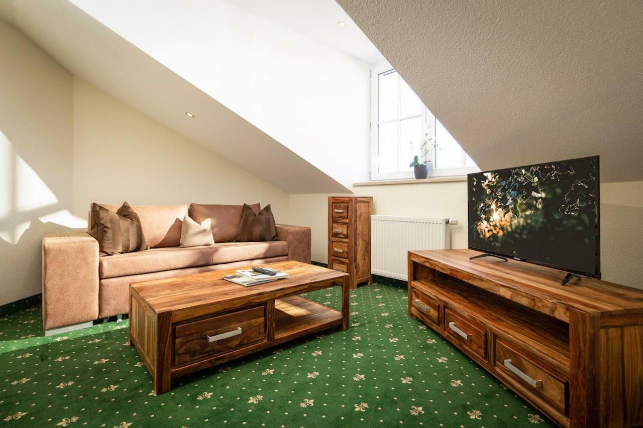 Hotel-Gasthof Hoettl デッゲンドルフ エクステリア 写真
