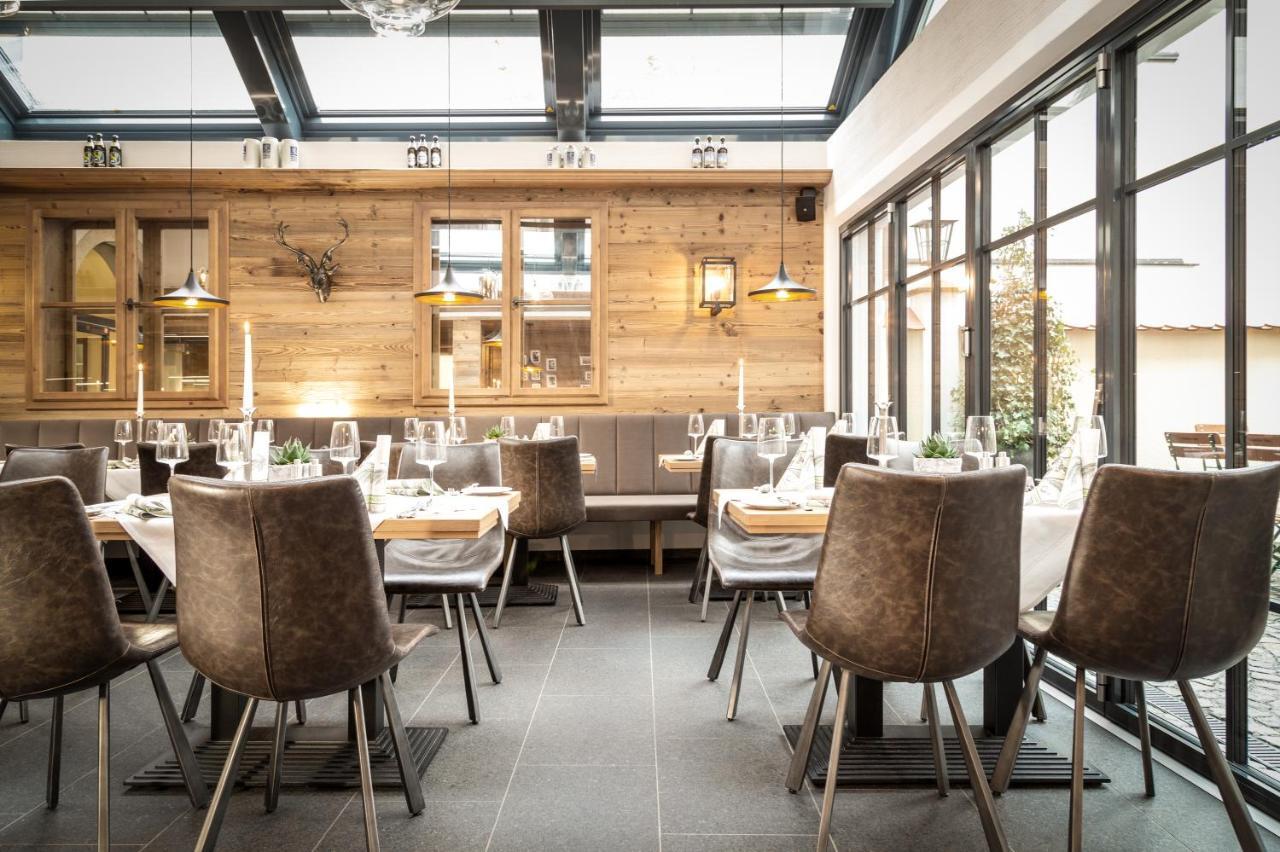 Hotel-Gasthof Hoettl デッゲンドルフ エクステリア 写真